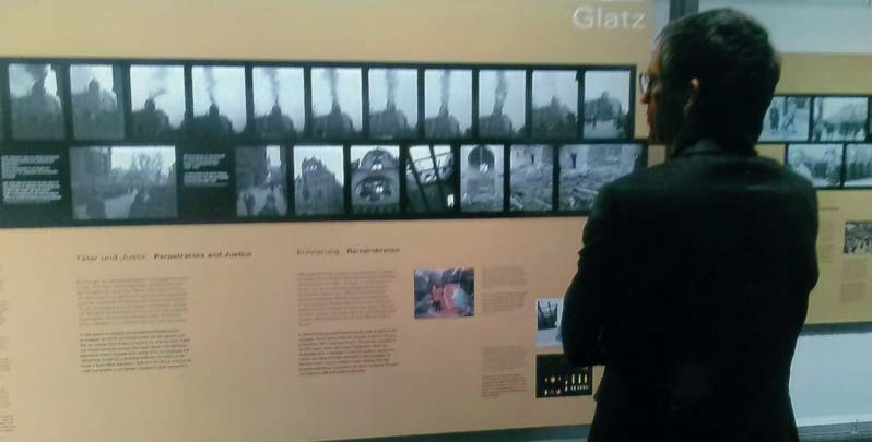 Eckard Schindler besuchte die Ausstellung „Kristallnacht“ mit seinem Vater.