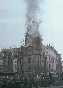 Die brennende Synagoge in Glatz am 10. November 1938