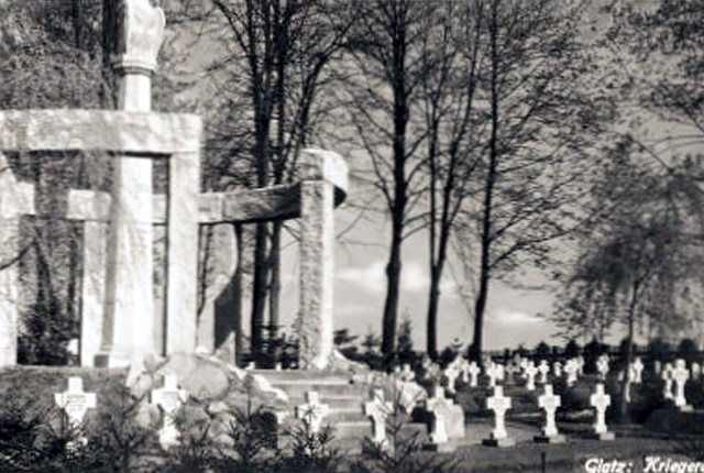 Foto, Kriegerdenkmal 1914/18 (1. Weltkrieg) in Glatz