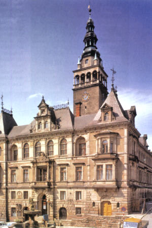 Rathaus mit Löwenbrunnen