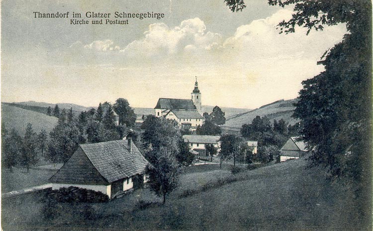 Kirche und Postamt
