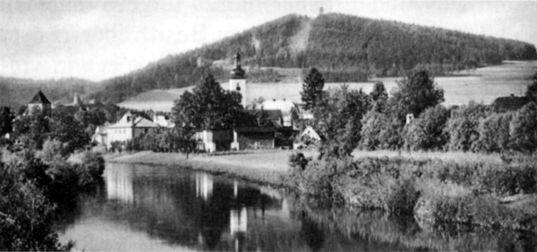 Eisersdorf mit Weißkoppe und Turm