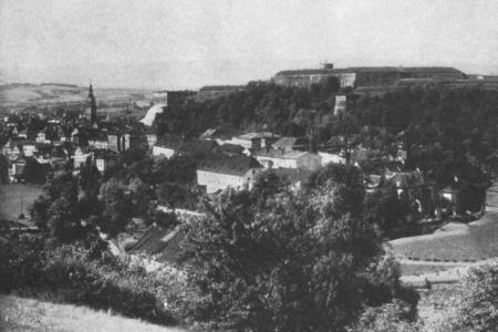 Festung und Stadt