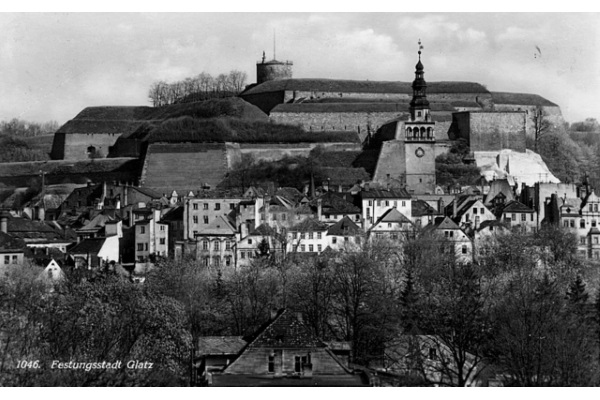 Glatz, Stadtpanorama mit Festung