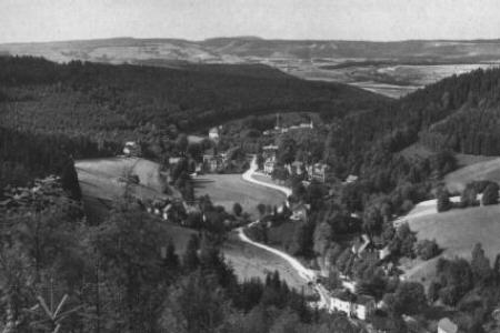 Bad Reinerz mit Heuscheuergebirge